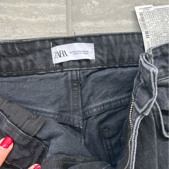 Brand new zara mom fit high wait jeans - Picture 2 of 4